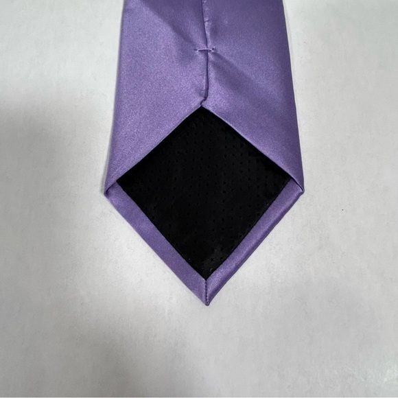 Puritan Stain Resistant Silk Lavender Tie - Picture 5 of 7